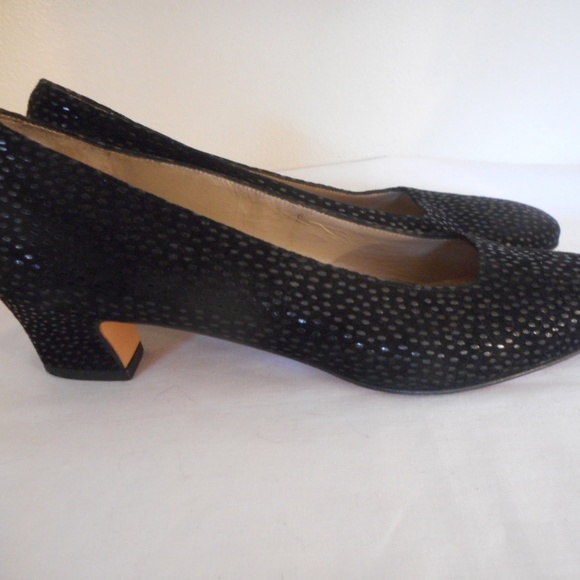 Salvatore Ferragamo Size 7.5 4A Black Pump Shoe - Picture 2 of 7